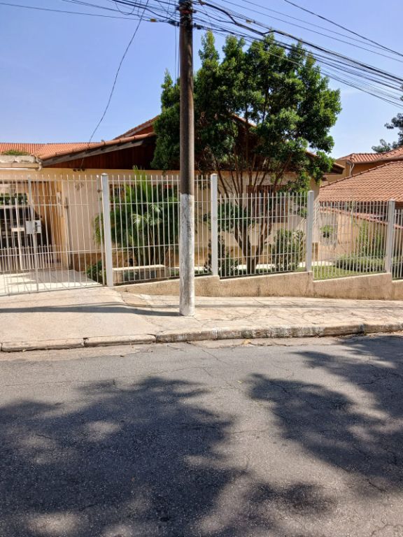 Casa, 3 quartos, 200 m² - Foto 1