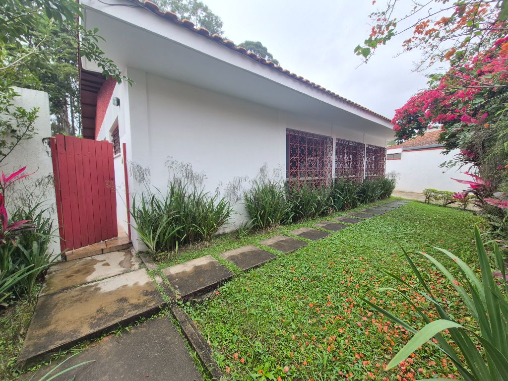 Casa, 4 quartos, 270 m² - Foto 4