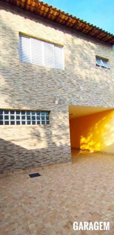 Sobrado, 3 quartos, 277 m² - Foto 1