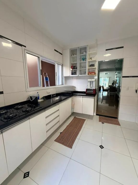 Sobrado, 4 quartos, 194 m² - Foto 1