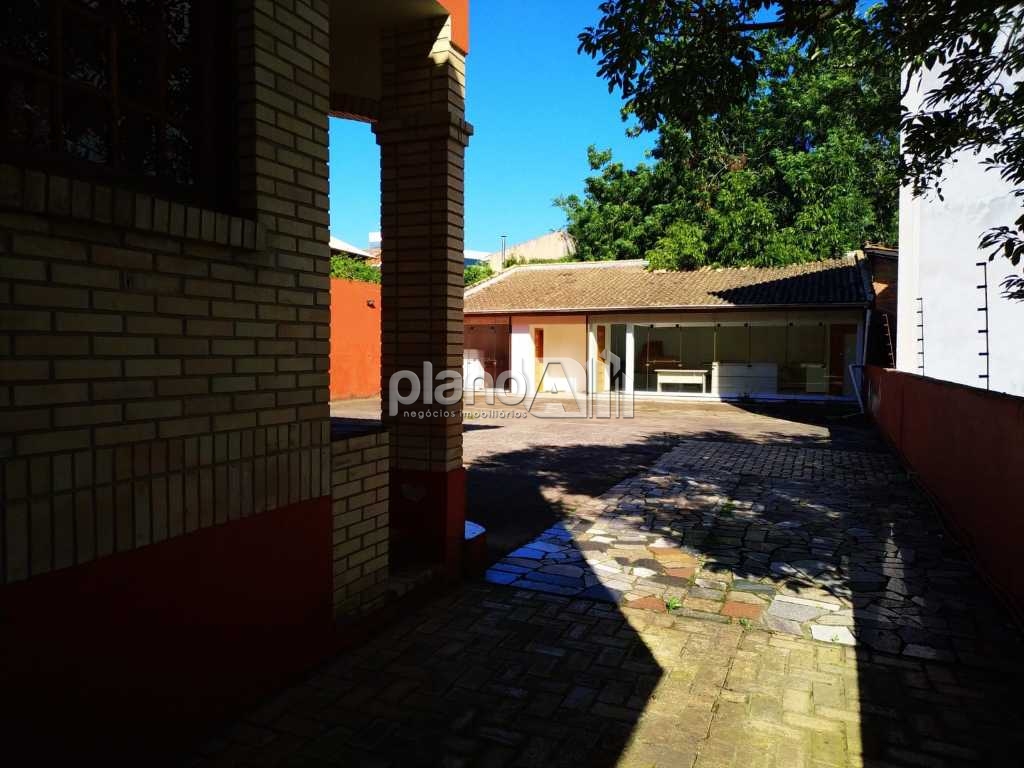 Venda de Casas / Comercial na cidade de Gravataí