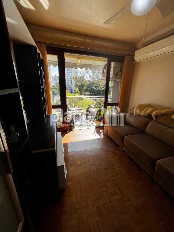 Venda de Apartamentos / Padrão na cidade de Porto Alegre