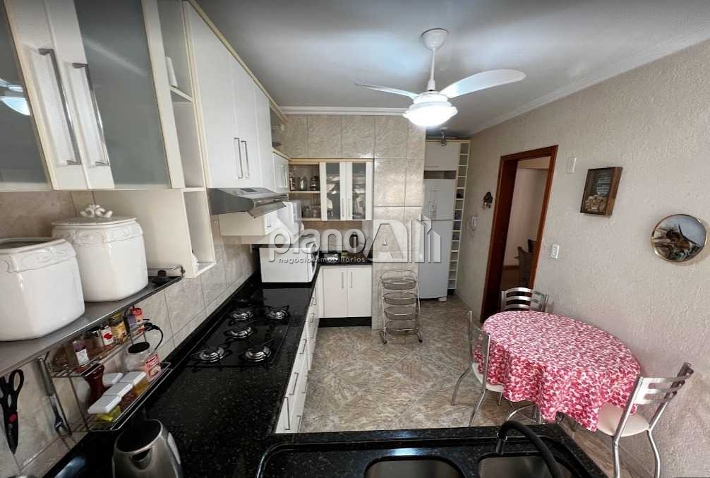 Venda de Apartamentos / Padrão na cidade de Porto Alegre
