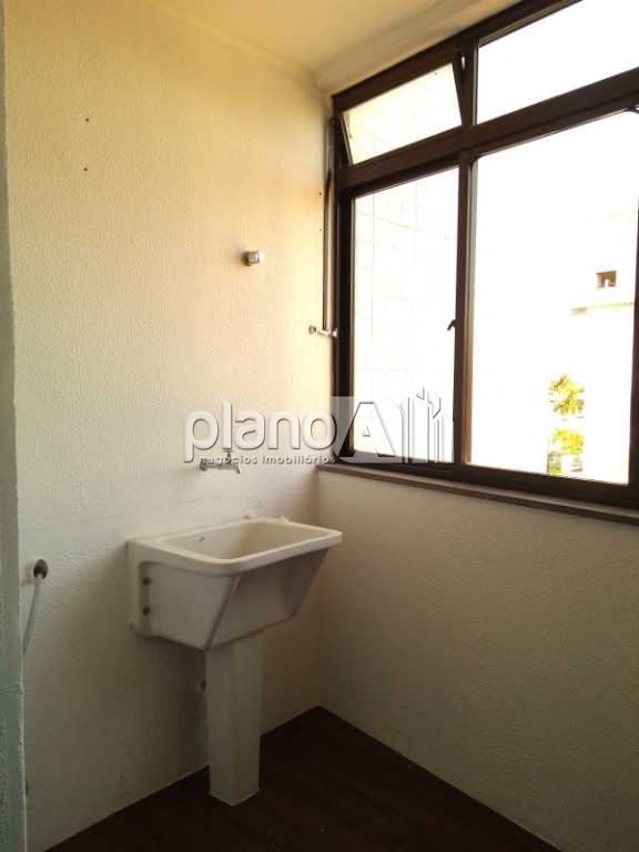 Apartamento no centro de gravataí com 2 dormitórios, sacada.