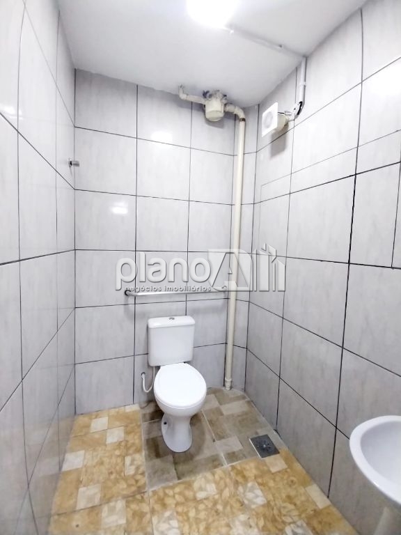 Pavilhão/galpão para alugar com 280m² com mezanino e elevado