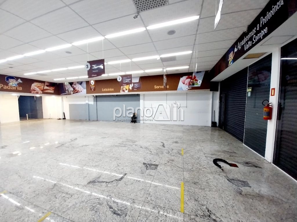 Pavilhão/galpão para alugar com 280m² com mezanino e elevado