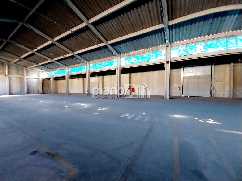 Pavilhão com 1950m² para alugar em condomínio no bairro mora