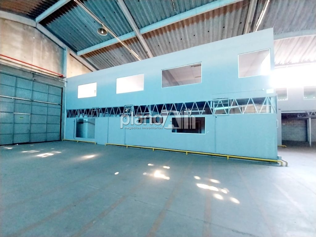 Pavilhão com 1950m² para alugar em condomínio no bairro mora