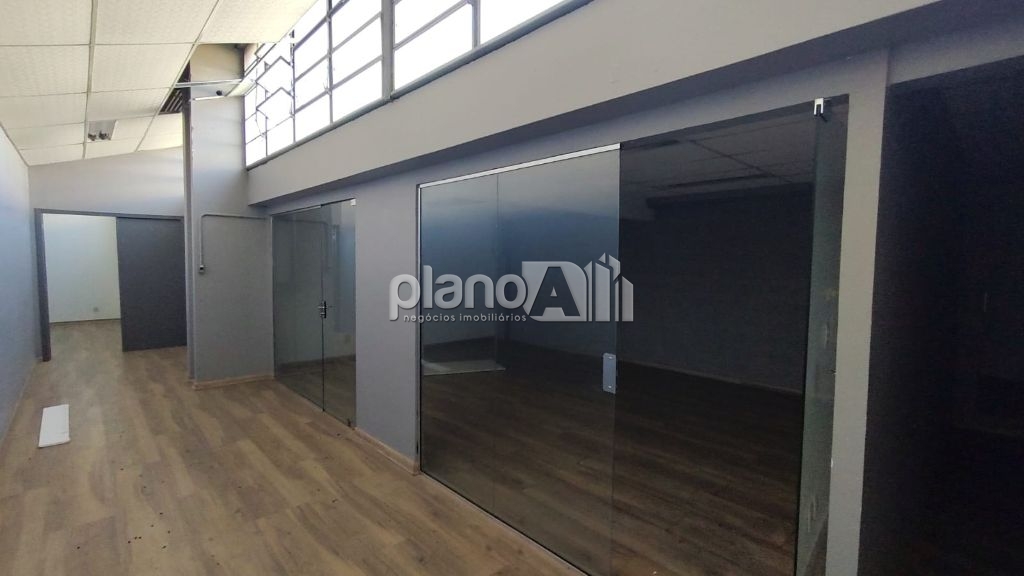 Pavilhão com 1950m² para alugar em condomínio no bairro mora