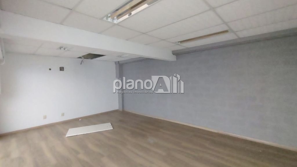 Pavilhão com 1950m² para alugar em condomínio no bairro mora