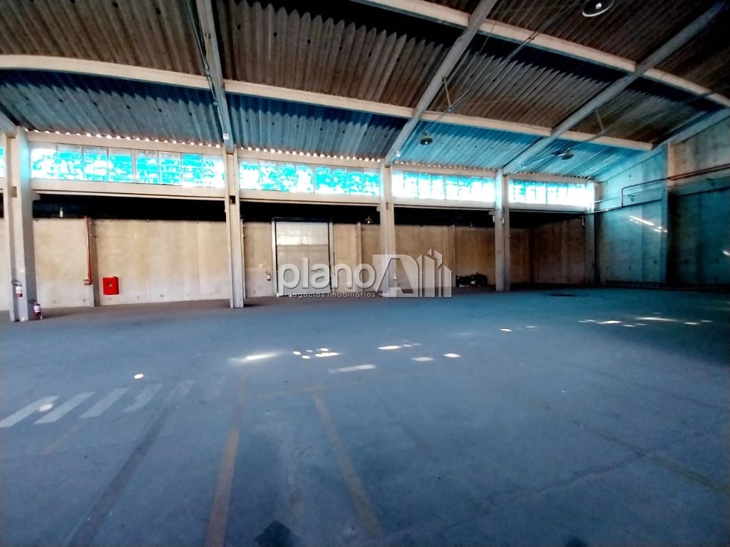 Pavilhão com 1950m² para alugar em condomínio no bairro mora