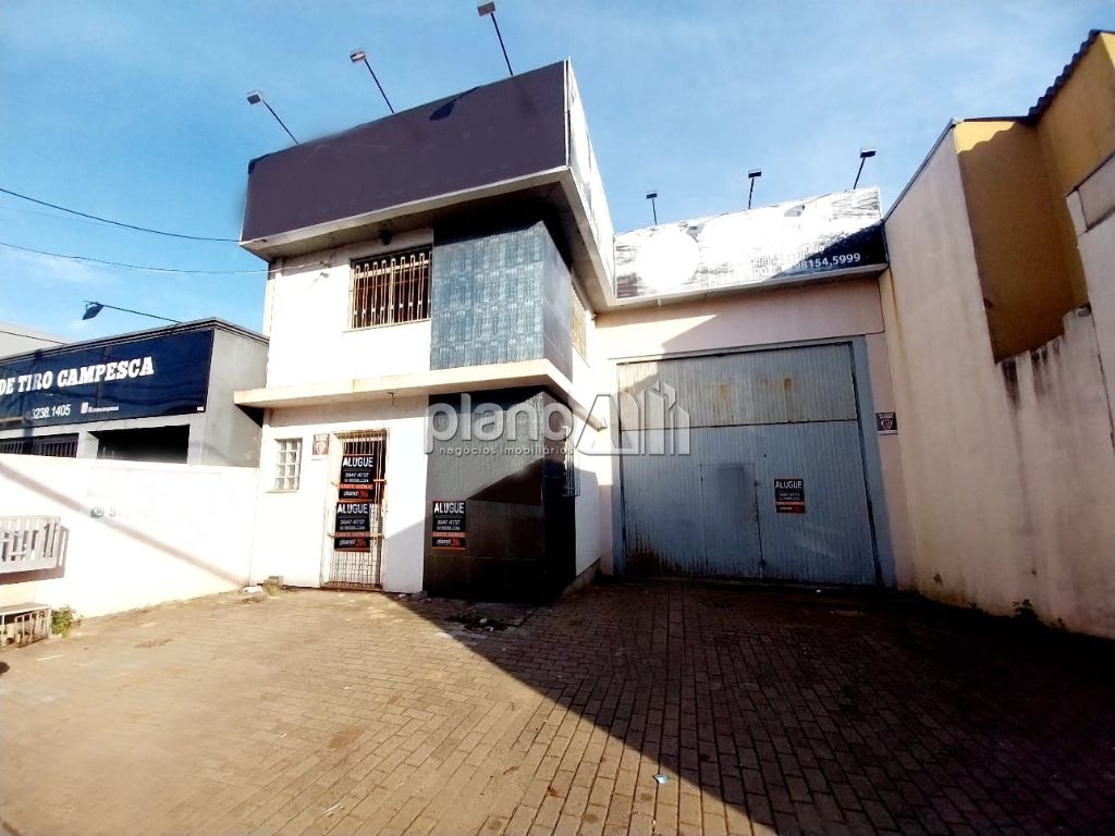 Pavilhão para alugar com 370m² de área útil na av. Fernando 