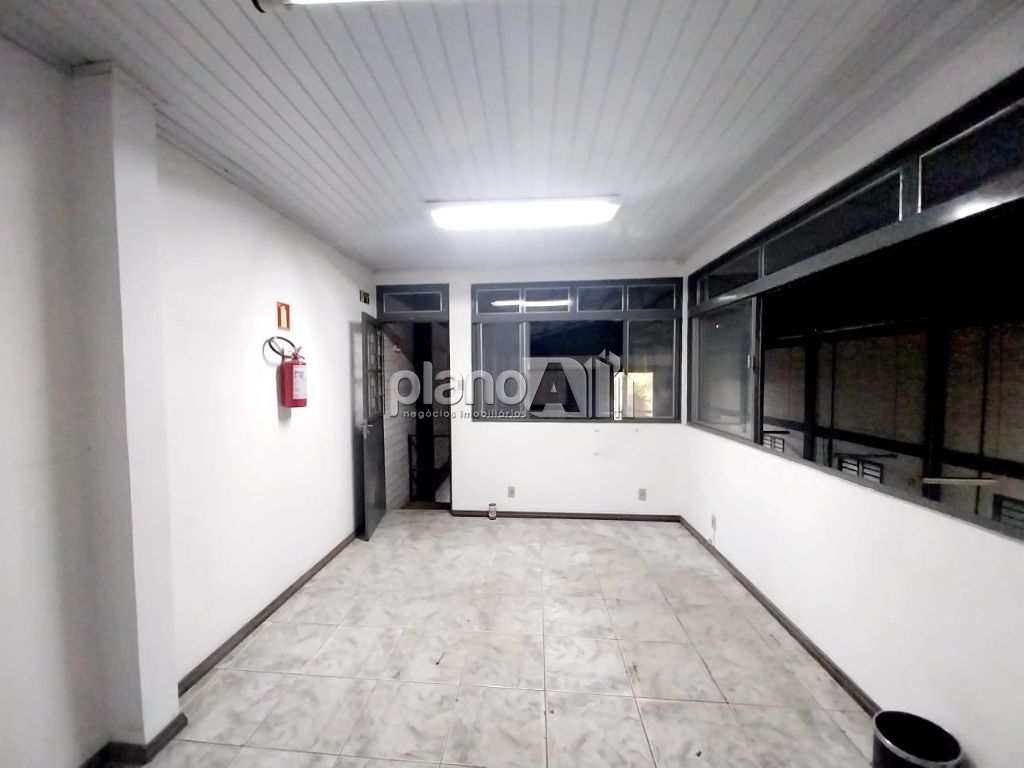 Pavilhão com 390m² para alugar no vila city em cachoeirinha