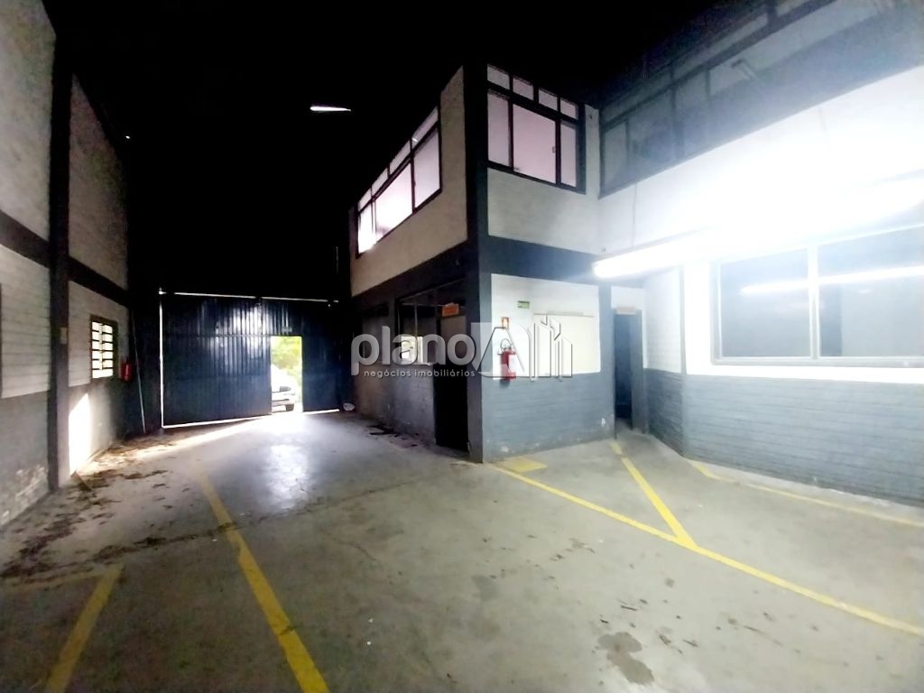 Pavilhões para alugar com 490m² no bairro vila city em cacho