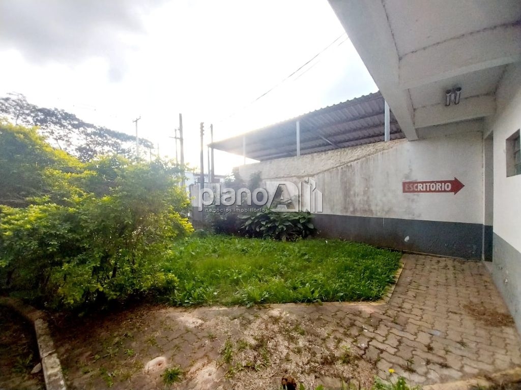 Pavilhões para alugar com 490m² no bairro vila city em cacho