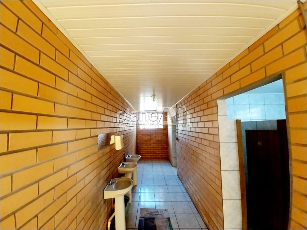 Pavilhão com 4.000m² dentro de condomínio para alugar no bai