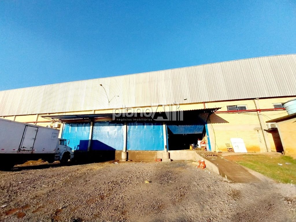 Pavilhão com 4.000m² dentro de condomínio para alugar no bai