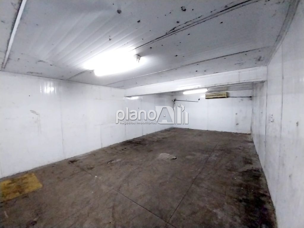 Pavilhão com 4.000m² dentro de condomínio para alugar no bai
