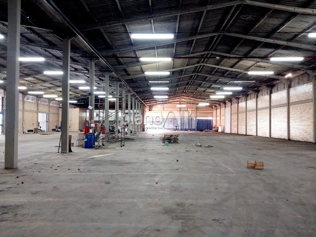 Pavilhão com 4.000m² dentro de condomínio para alugar no bai