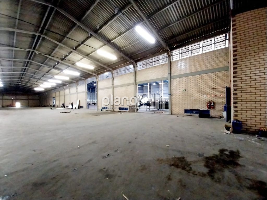 Pavilhão com 4.000m² dentro de condomínio para alugar no bai