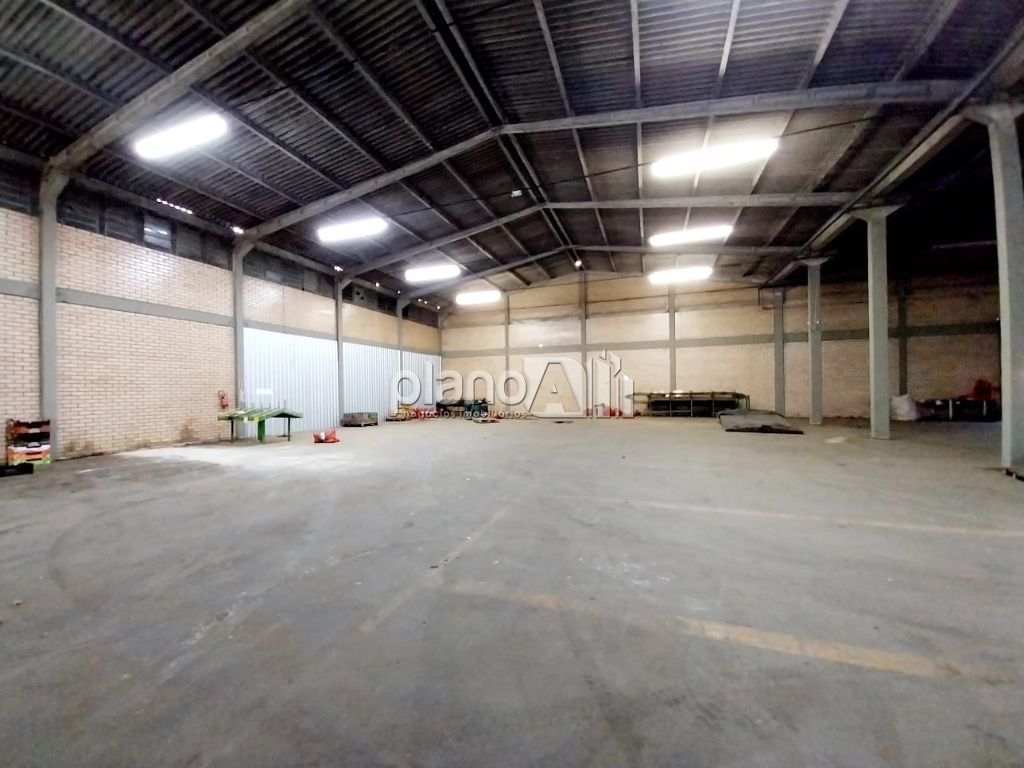 Pavilhão com 4.000m² dentro de condomínio para alugar no bai
