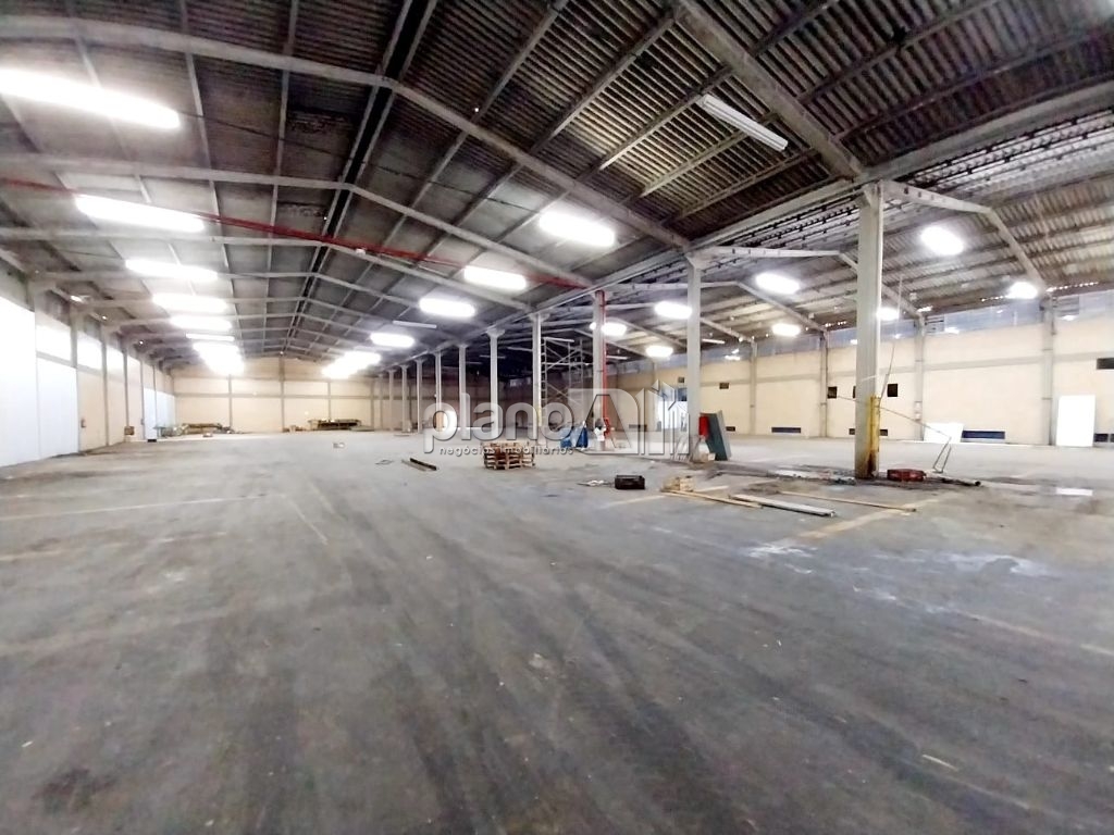 Pavilhão com 4.000m² dentro de condomínio para alugar no bai