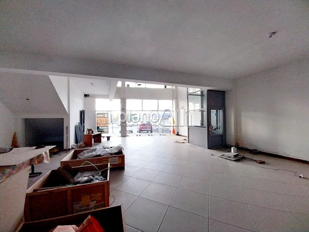 Loja para alugar com 300m² na av. Dorival cândido com mezani