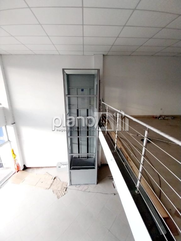 Loja para alugar com 300m² na av. Dorival cândido com mezani