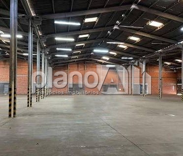 Pavilhão com 650m² dentro de condomínio no bairro neópolis e