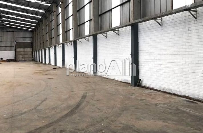 Pavilhão com 2.870m² para alugar na costa do ipiranga em gra