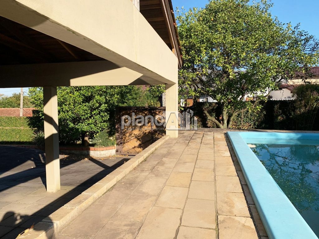 Casa Residencial ou Comercial triplex com 580m² para alugar no Centro de Gravataí