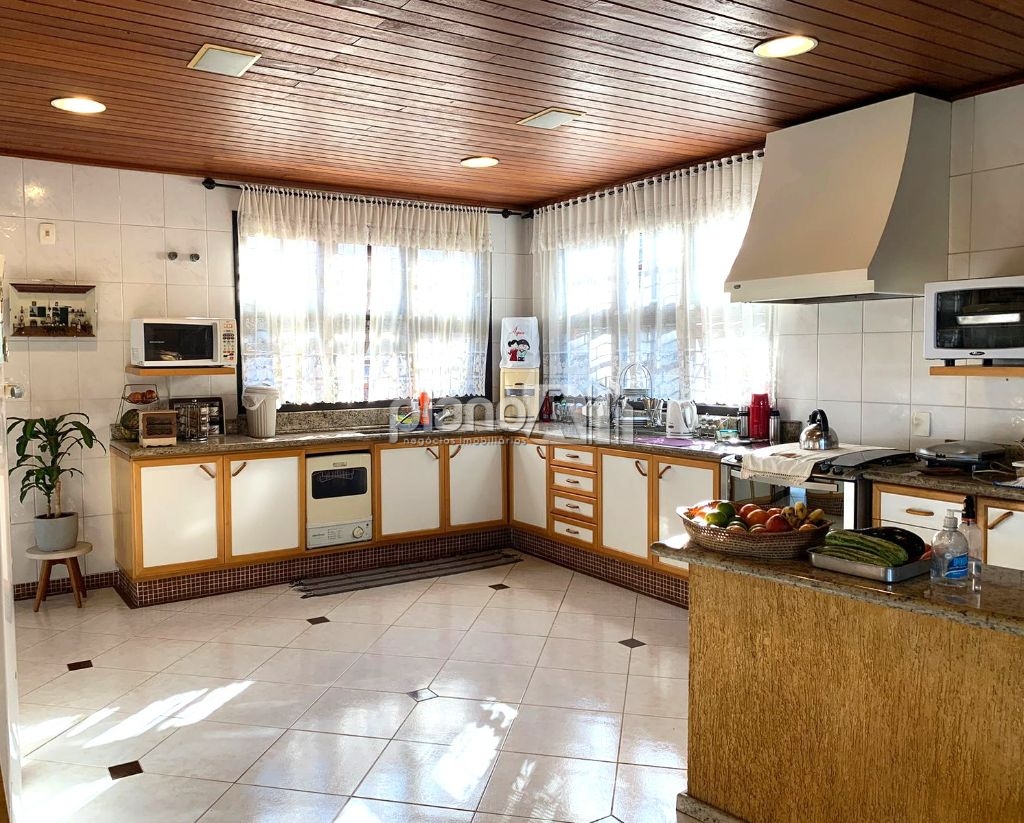 Casa residencial ou comercial triplex com 580m² para alugar 