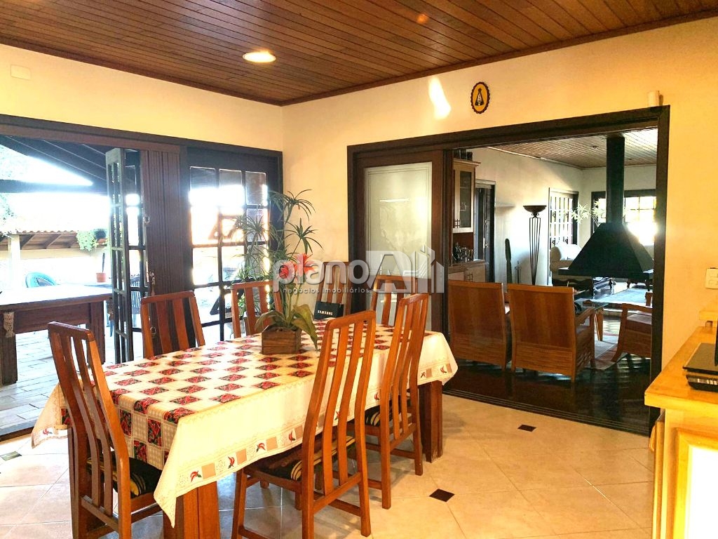 Casa residencial ou comercial triplex com 580m² para alugar 