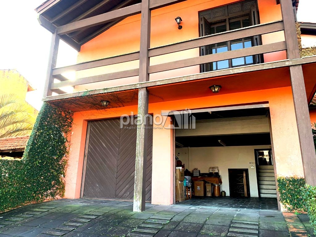 Casa Residencial ou Comercial triplex com 580m² para alugar no Centro de Gravataí