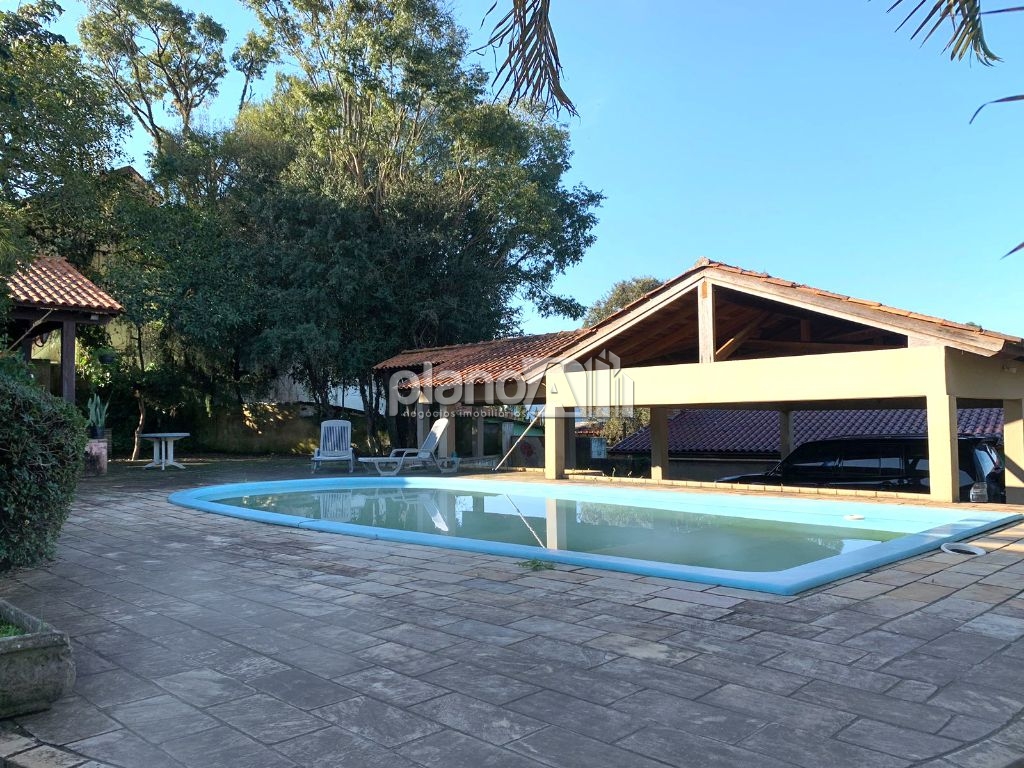 Casa Residencial ou Comercial triplex com 580m² para alugar no Centro de Gravataí