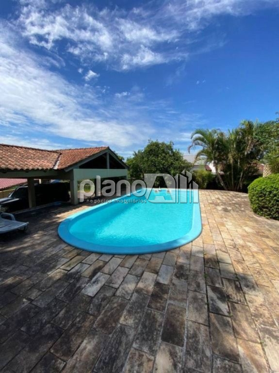 Casa Residencial ou Comercial triplex com 580m² para alugar no Centro de Gravataí