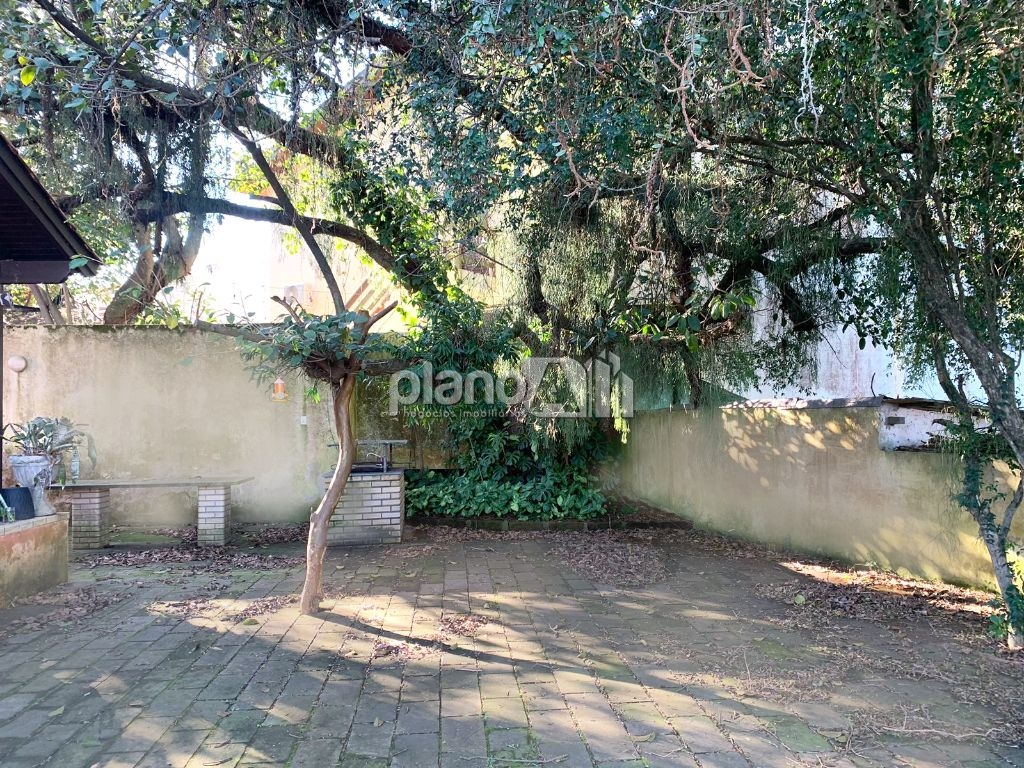 Casa Residencial ou Comercial triplex com 580m² para alugar no Centro de Gravataí
