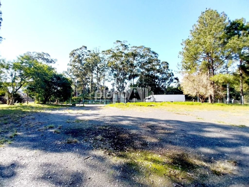 Pavilhão com 1200m² para alugar no dist. Industrial de cacho