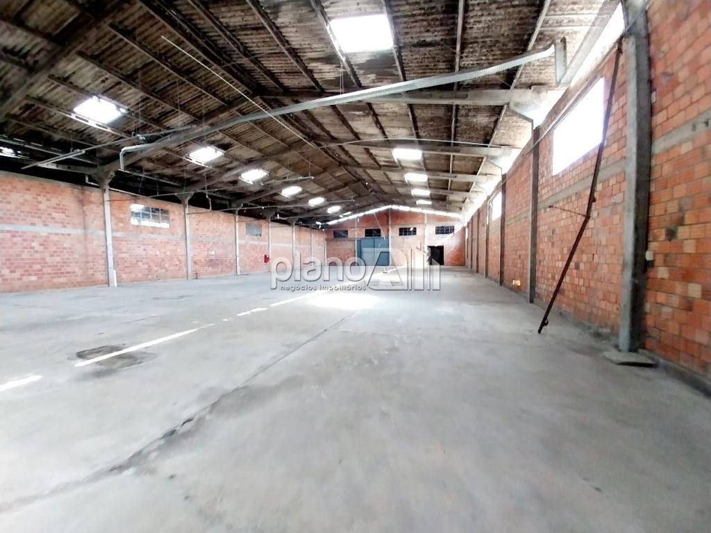 Pavilhão com 1200m² para alugar no dist. Industrial de cacho