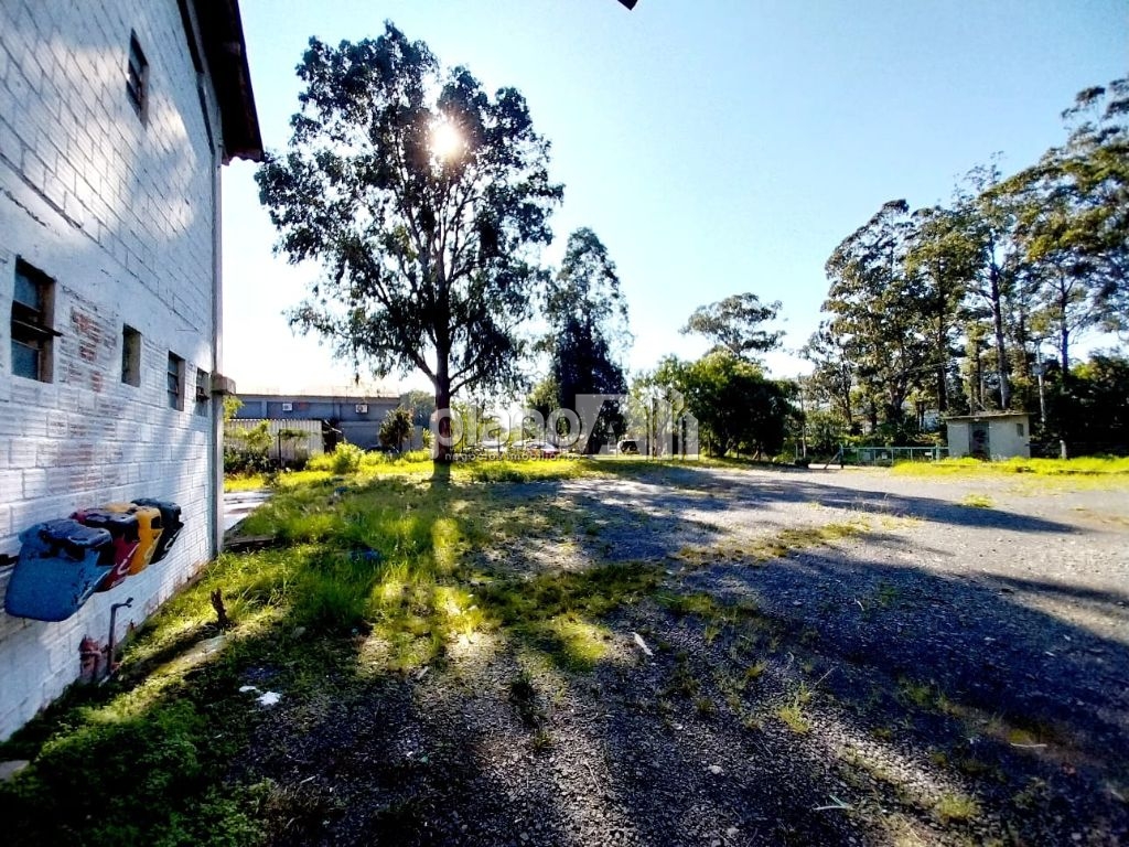 Pavilhão com 1200m² para alugar no dist. Industrial de cacho