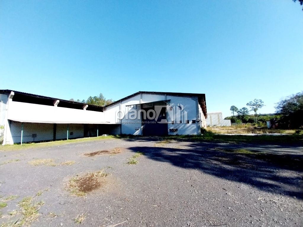 Pavilhão com 1200m² para alugar no dist. Industrial de cacho