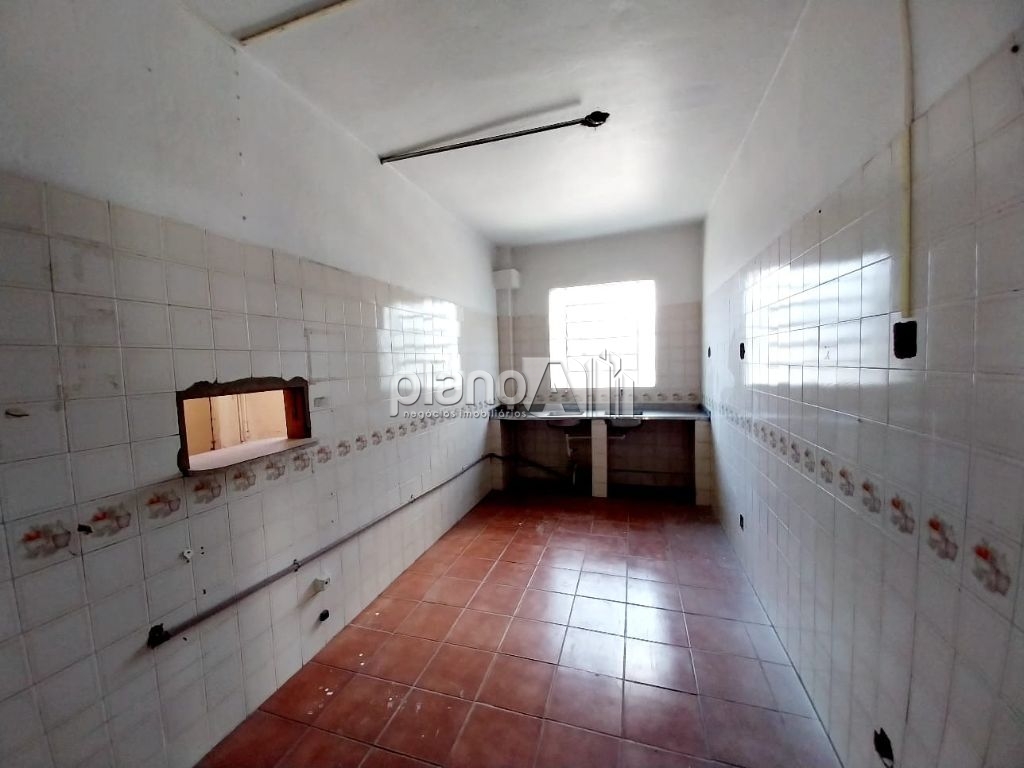 Pavilhão com 1200m² para alugar no Dist. Industrial de Cachoeirinha