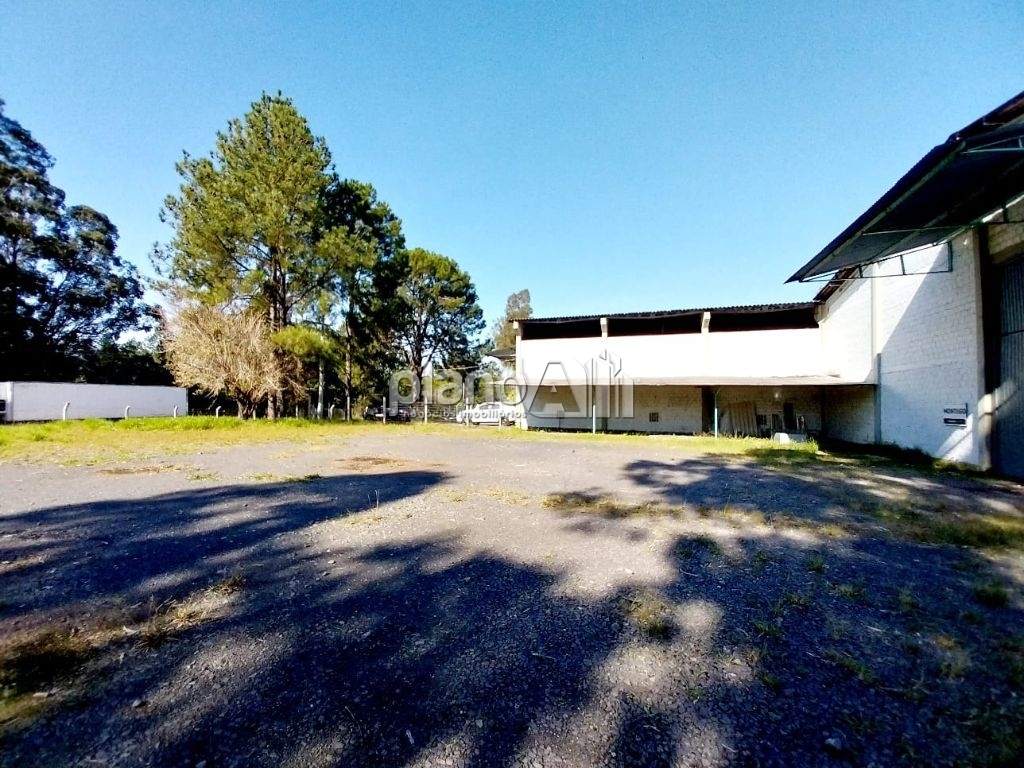 Pavilhão com 1200m² para alugar no dist. Industrial de cacho