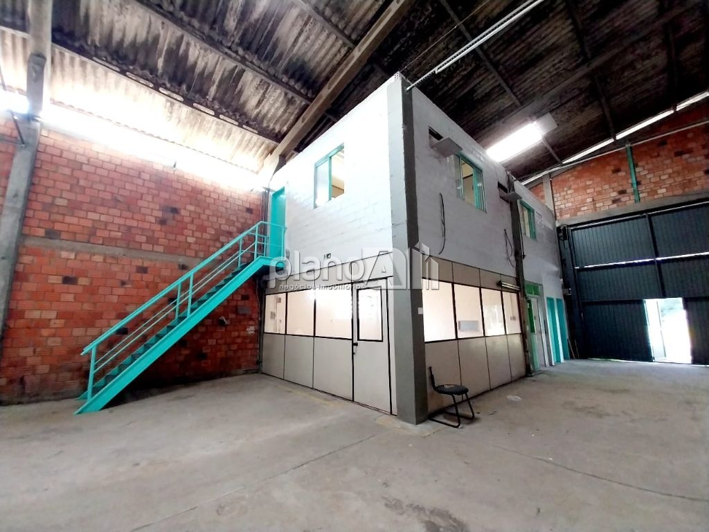 Pavilhão com 1200m² para alugar no Dist. Industrial de Cachoeirinha