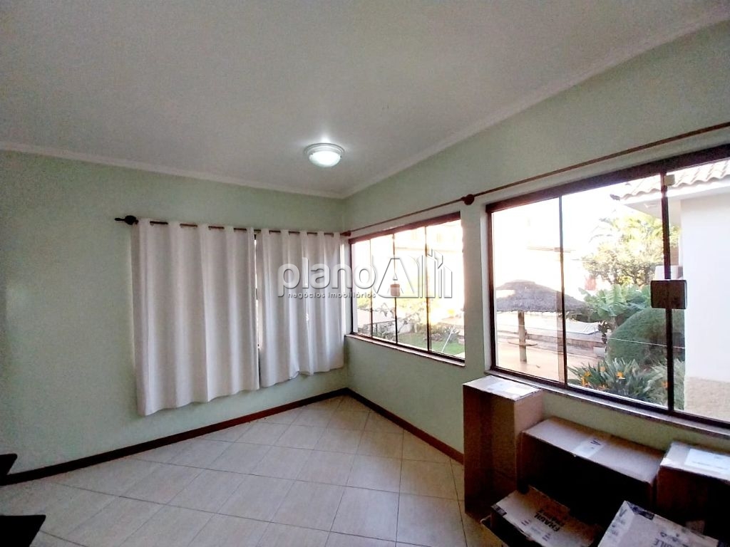 Casa comercial com 300m² para alugar na vila eunice em cacho