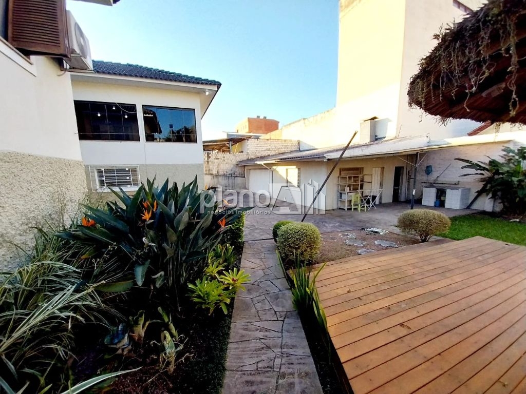 Casa Comercial com 300m² para alugar na Vila Eunice em Cachoeirinha