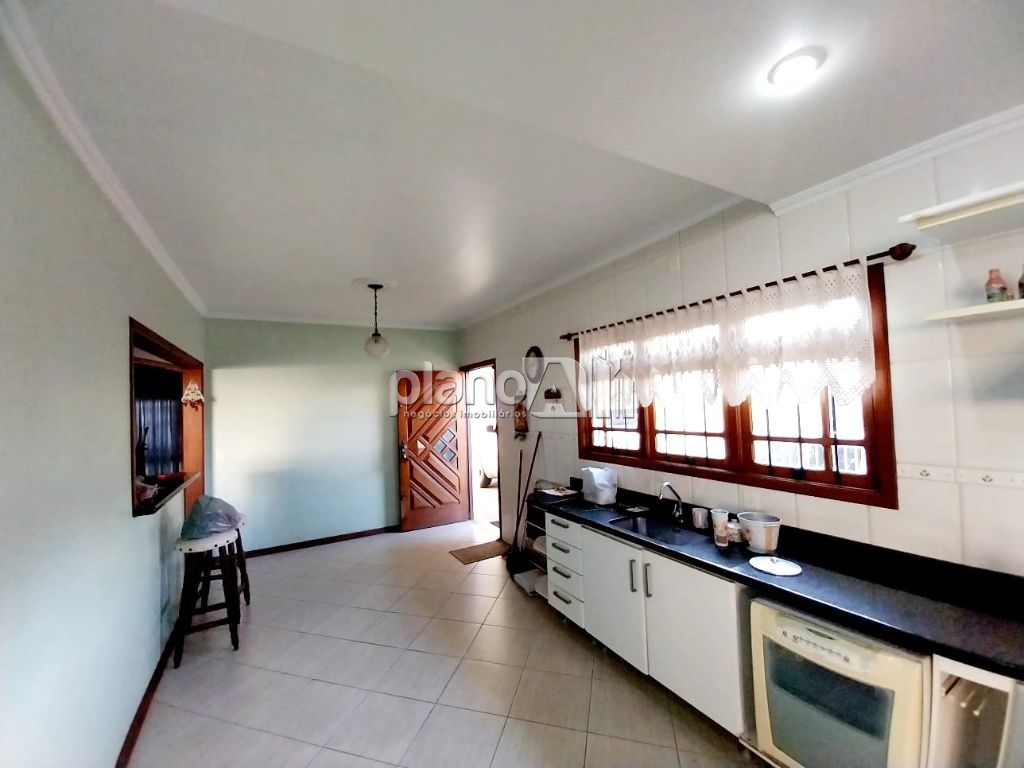 Casa comercial com 300m² para alugar na vila eunice em cacho