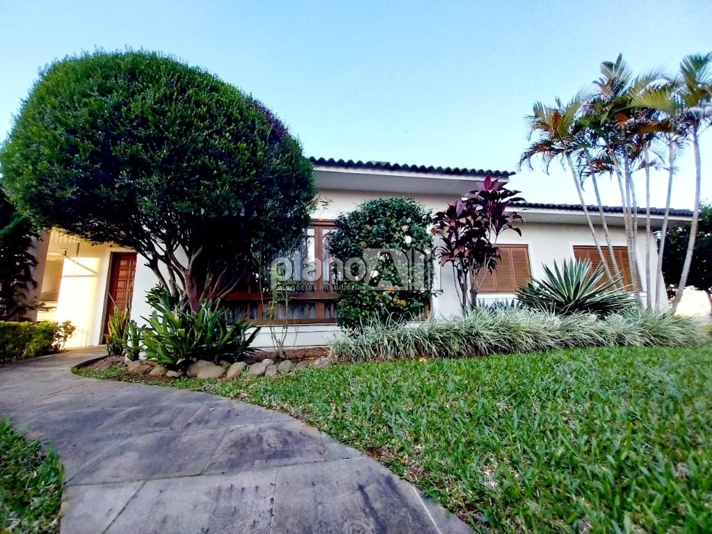 Casa comercial com 300m² para alugar na vila eunice em cacho