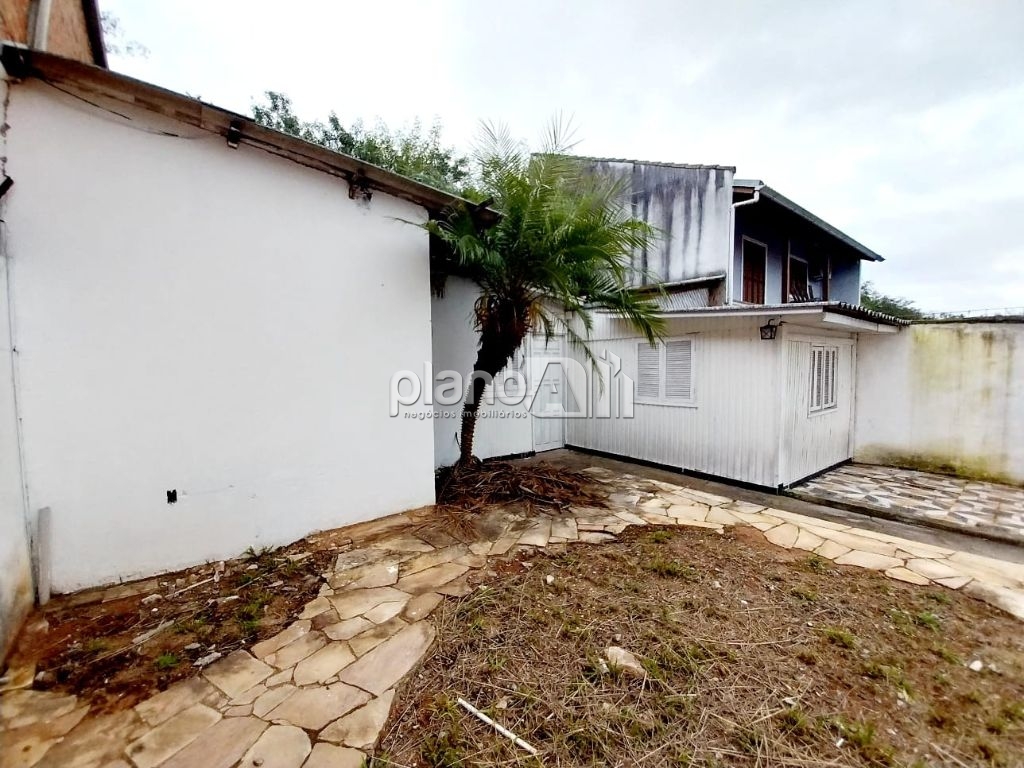 Casa comercial para alugar com 80m² e espaço de terreno na m