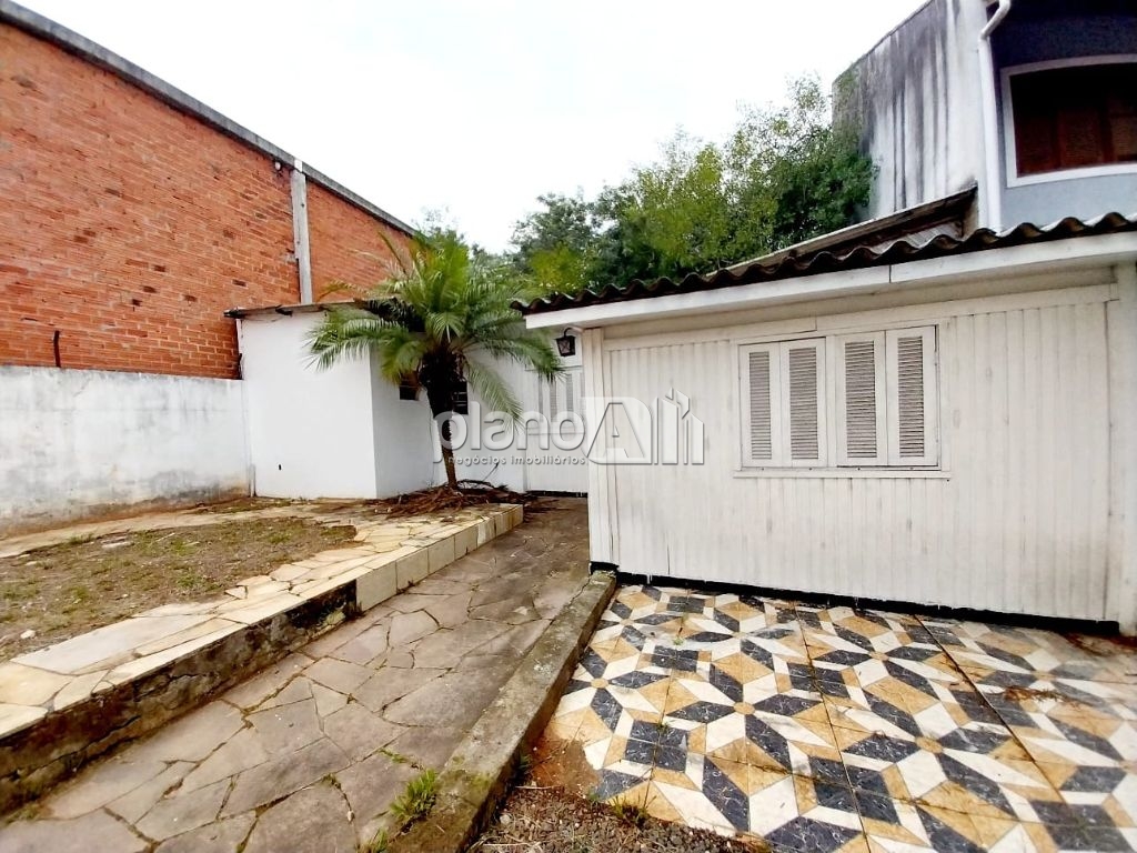 Casa comercial para alugar com 80m² e espaço de terreno na m
